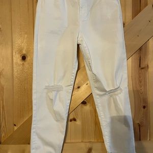 New without tags/Never worn SO high rise vintage stretch mom jean. White Size 11